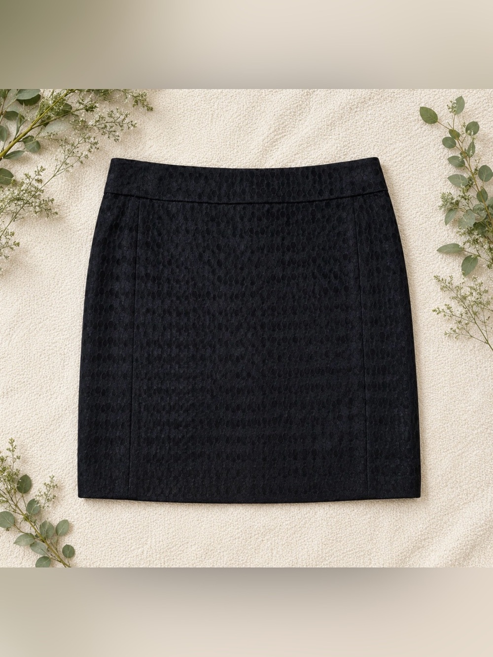Ann Taylor LOFT Black Textured Mini Skirt Fully Lined Career Party Skirt